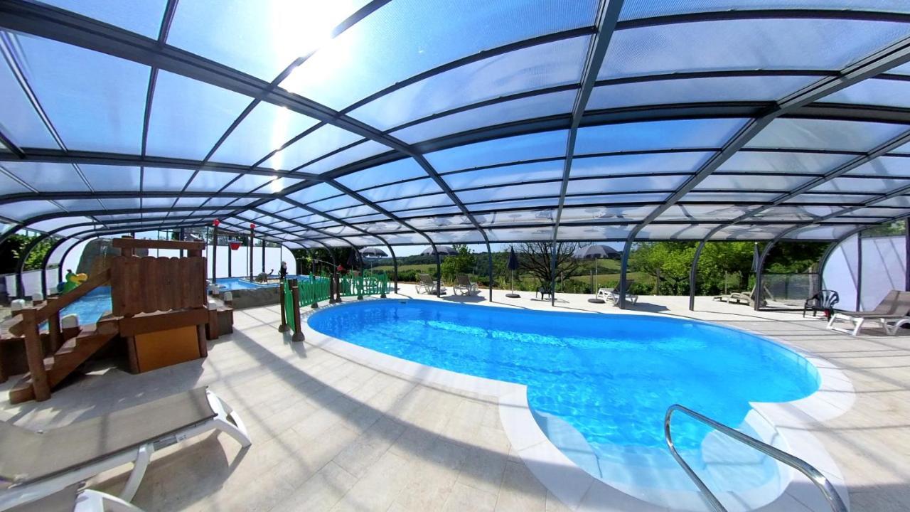 Camping Les Terrasses De Dordogne Rouffignac Saint-Cernin Exteriör bild