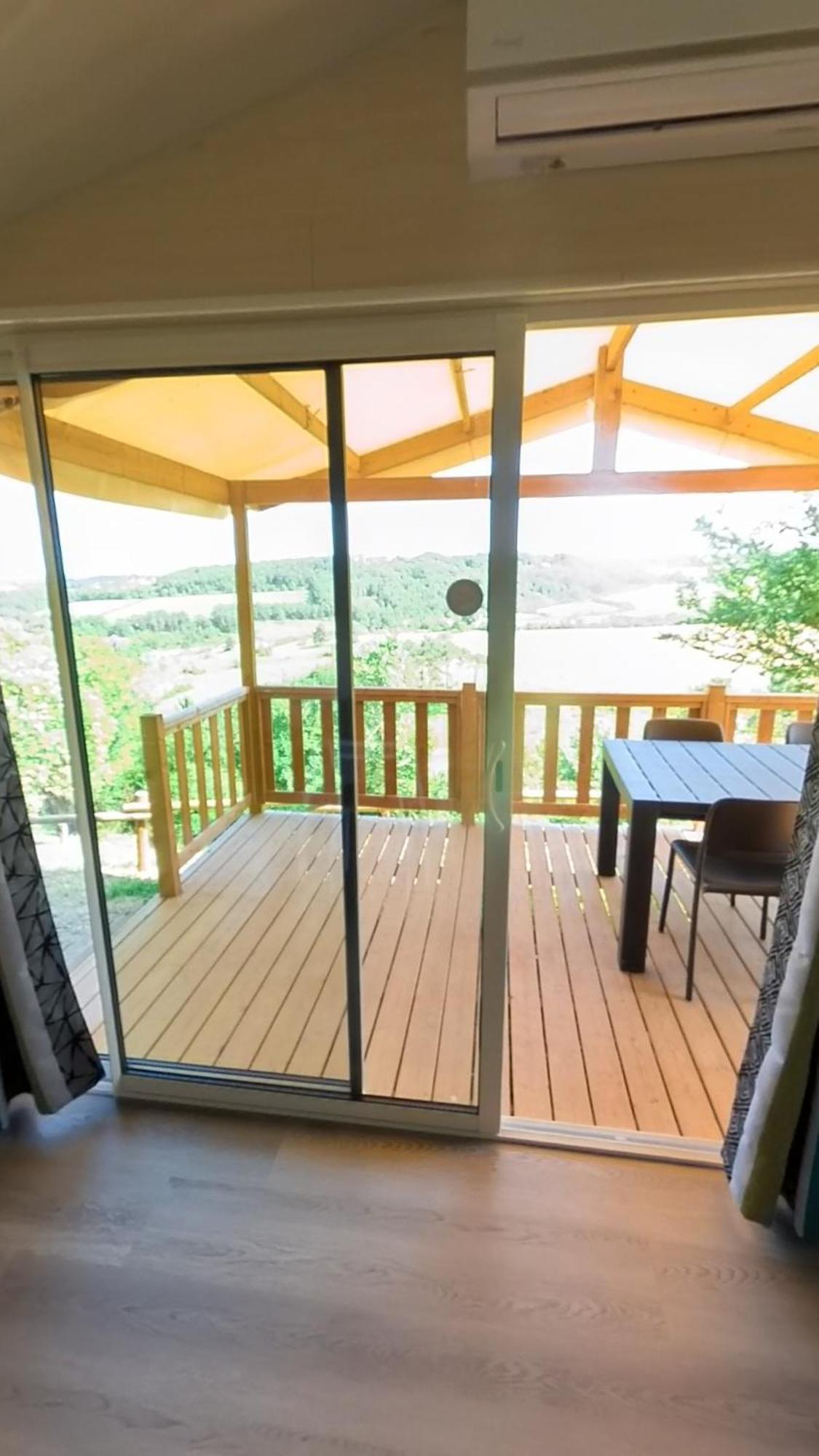 Camping Les Terrasses De Dordogne Rouffignac Saint-Cernin Rum bild