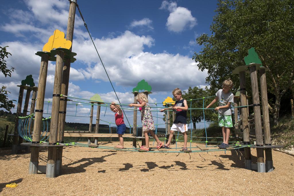Camping Les Terrasses De Dordogne Rouffignac Saint-Cernin Exteriör bild