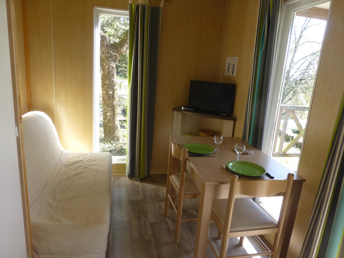 Camping Les Terrasses De Dordogne Rouffignac Saint-Cernin Exteriör bild