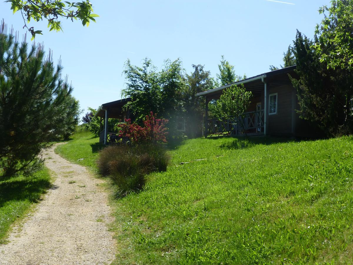 Camping Les Terrasses De Dordogne Rouffignac Saint-Cernin Exteriör bild