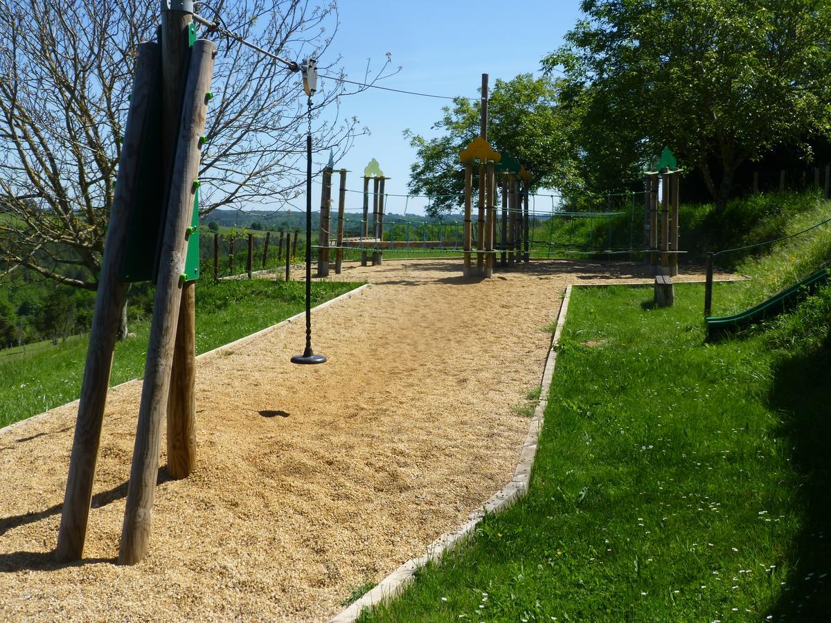 Camping Les Terrasses De Dordogne Rouffignac Saint-Cernin Exteriör bild