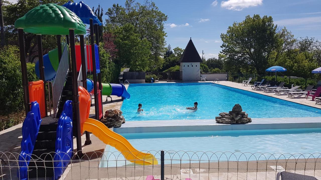 Camping Les Terrasses De Dordogne Rouffignac Saint-Cernin Exteriör bild
